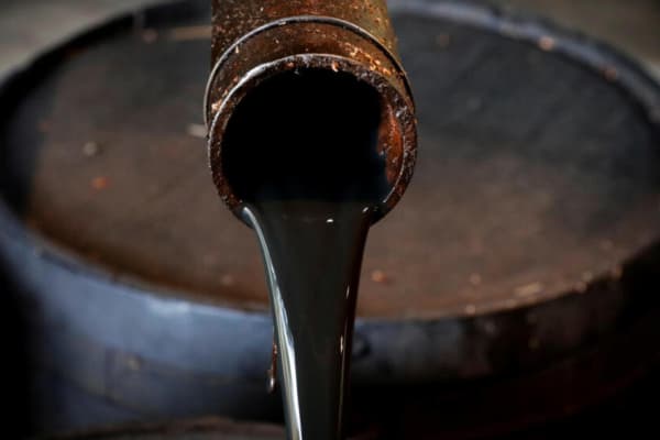 WTI se mantiene estable mientras la OPEP+ pospone la reunión sobre producción