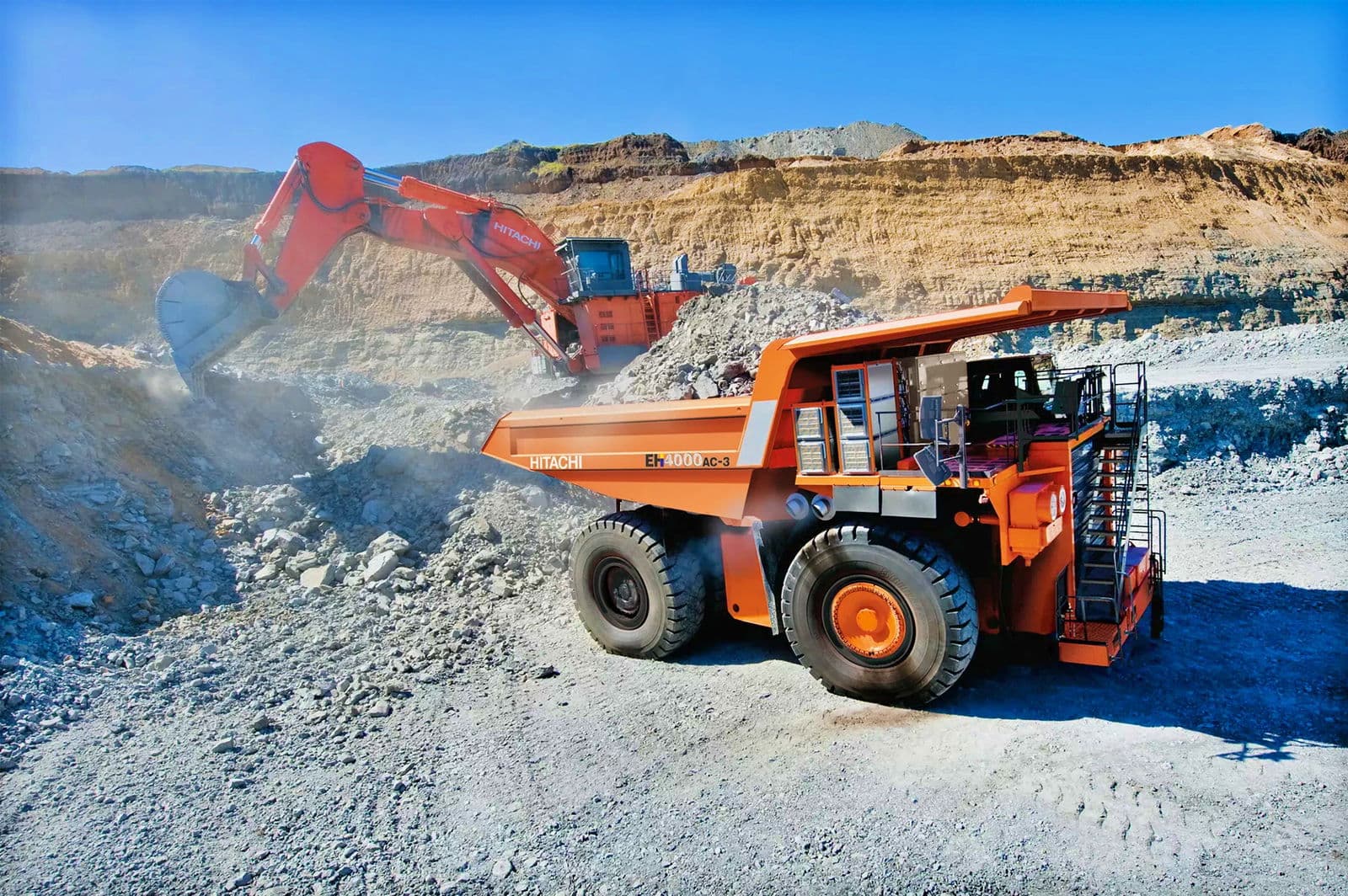 Hitachi EH4000AC‑5: el volquete híbrido que aumenta la capacidad de carga a 242 toneladas