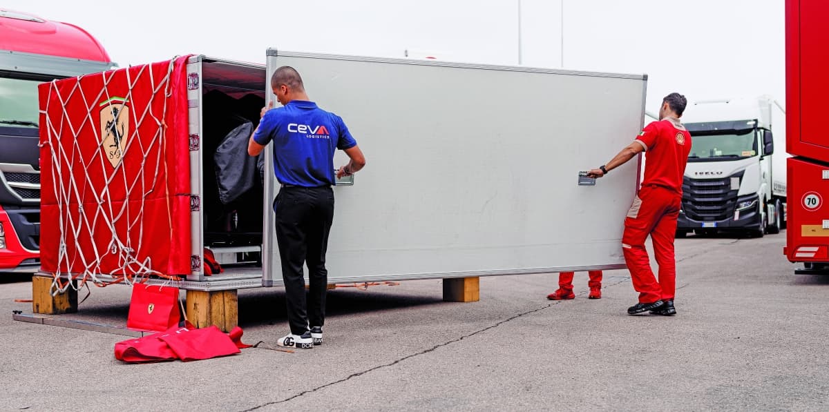 CEVA Logistics amplía su alianza con Ferrari como socio logístico premium